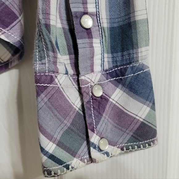 EUC•Guess Plaid Long Sleeve Embroidered Shirt with Pearl Snaps•Medium•💜💚🤍💙 - Picture 8 of 14